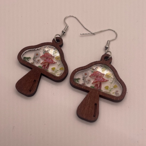❤️ FREE Mushroom Wood Like Floral Chic Glam Hipster Hippie Artsy Drop Earrings - Picture 5 of 6